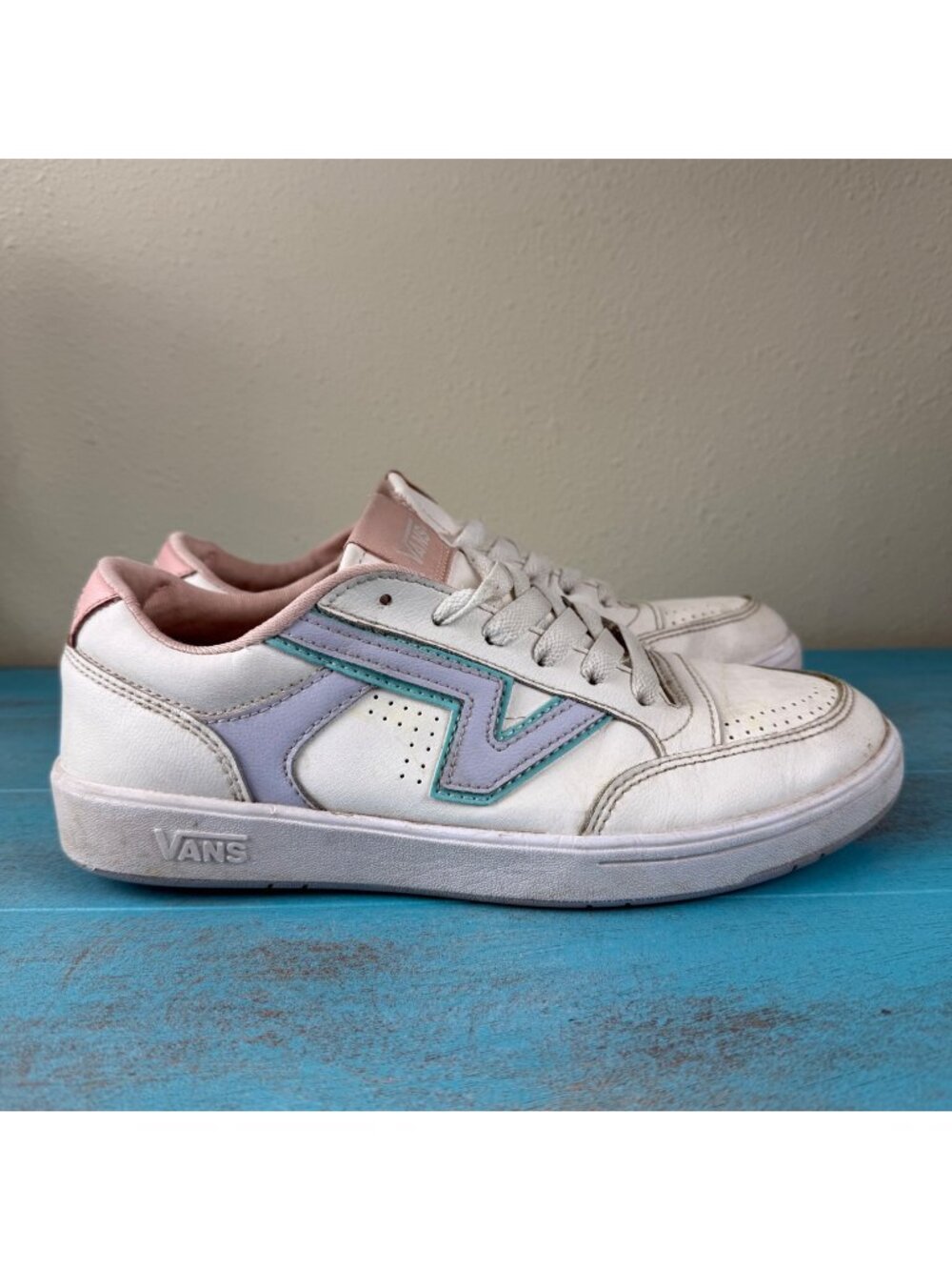 VANS White & Pink Lowland Cpmfy Cush Sneakers Womens Size 8,5